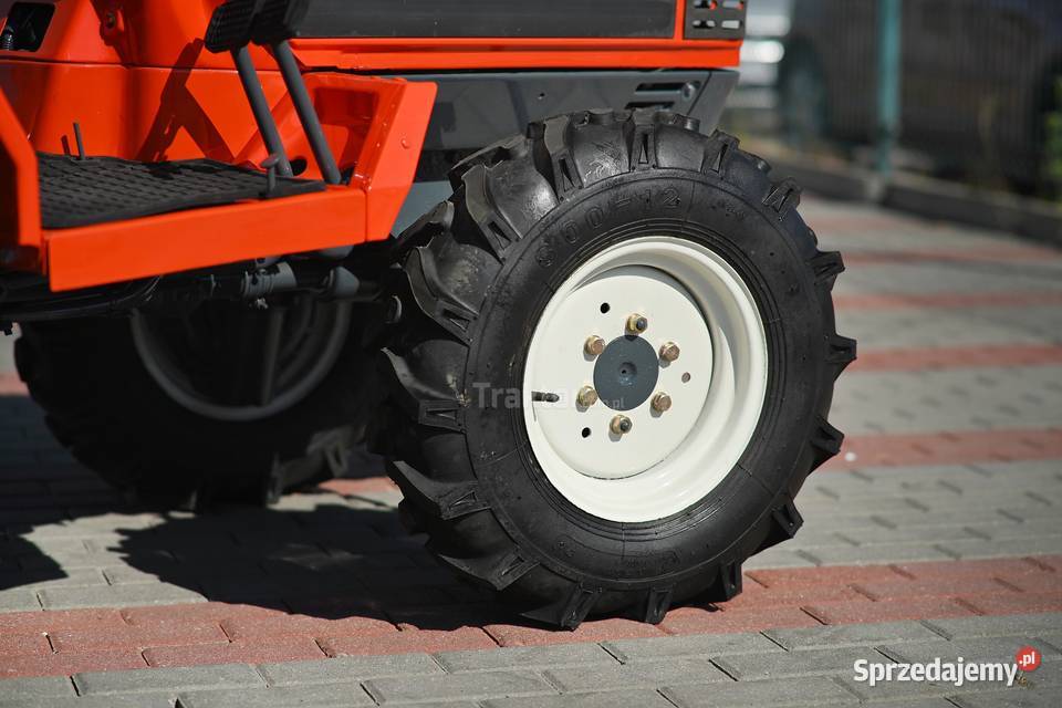 Hinomoto CX18 4x4 18 Pozostałe Tajęcina