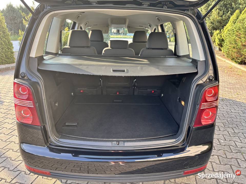 Volkswagen Touran 20 TDI 2009 r kurtyny powietrzne łódzkie Łask