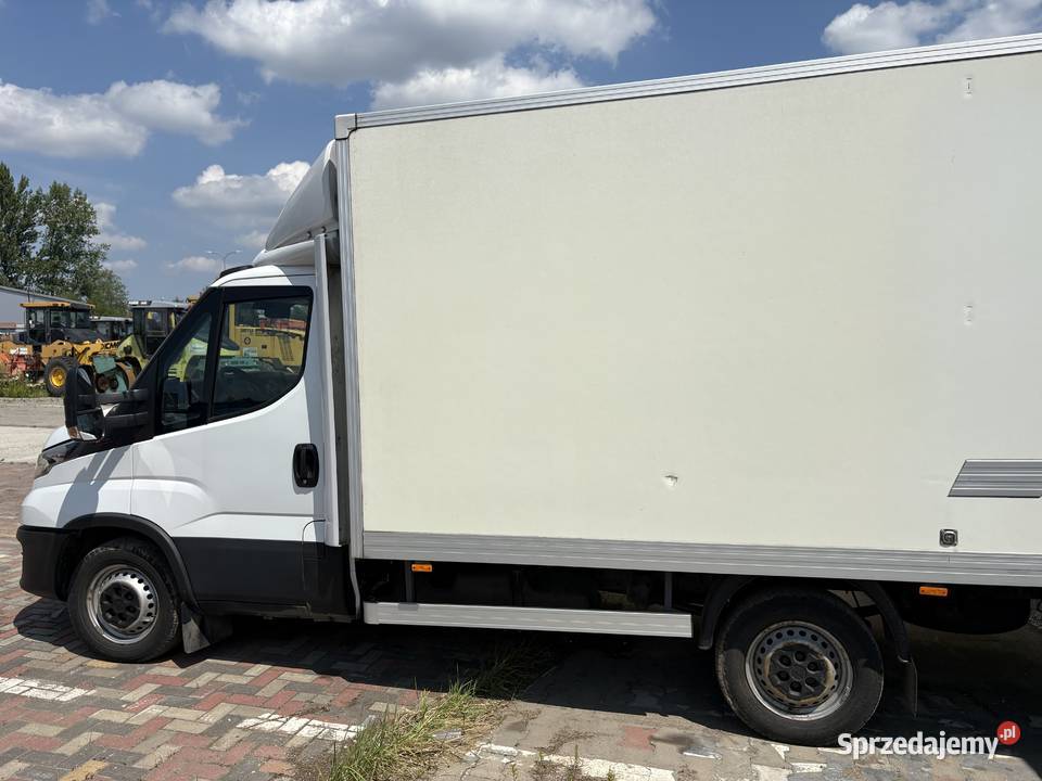 Syndyk sprzeda marki Iveco Daily 35S16 o rej Radom sprzedam