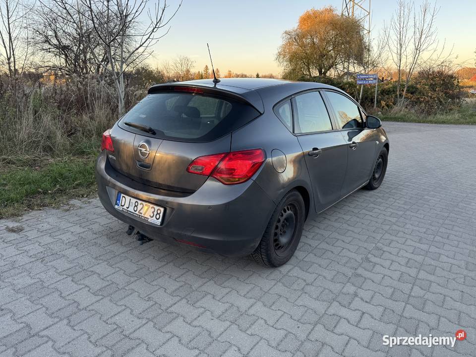 Opel Astra J 16 Benzyna