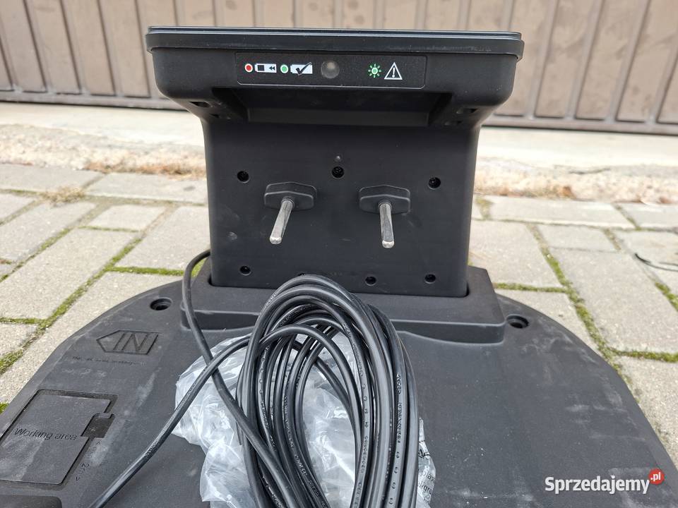 Baza stacja ładowania z bolcami do robota Giżycko