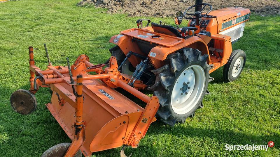 Ciągnik Kubota B1702M z glebogryzarką Bajdy