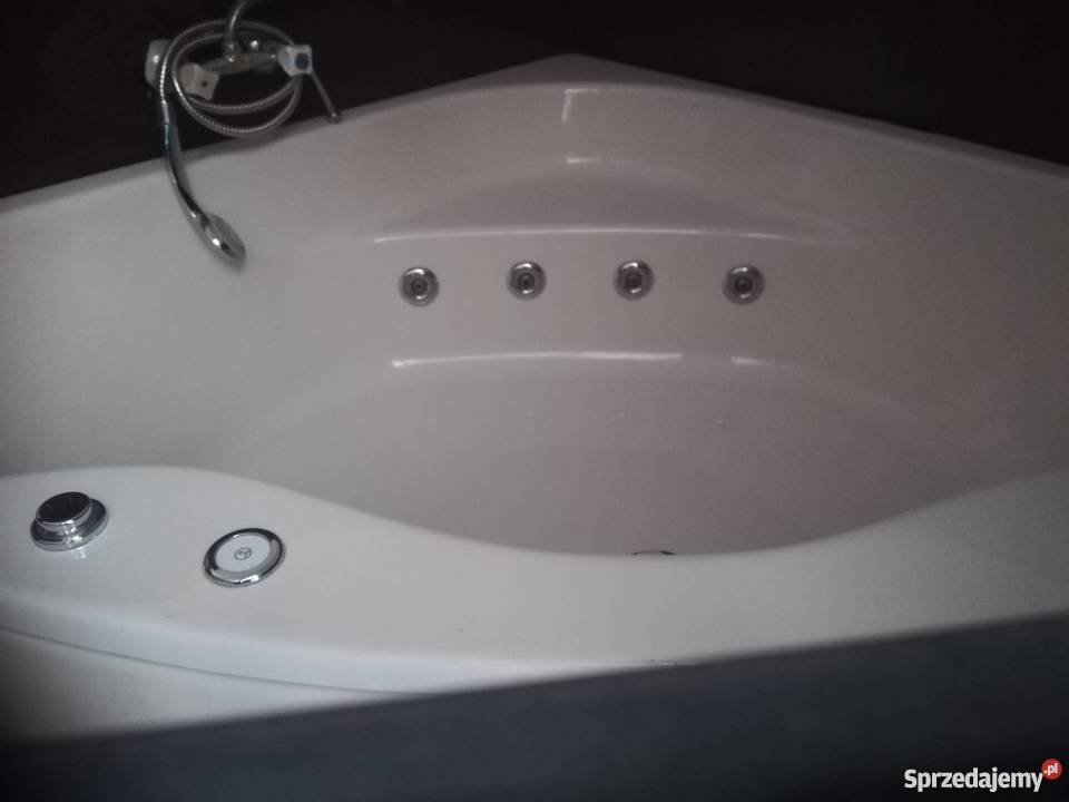 Wanna z hydromasażem Lubiel