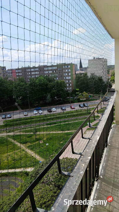 Montowanie siatki na balkonie przeciw ptakom mazowieckie Warszawa