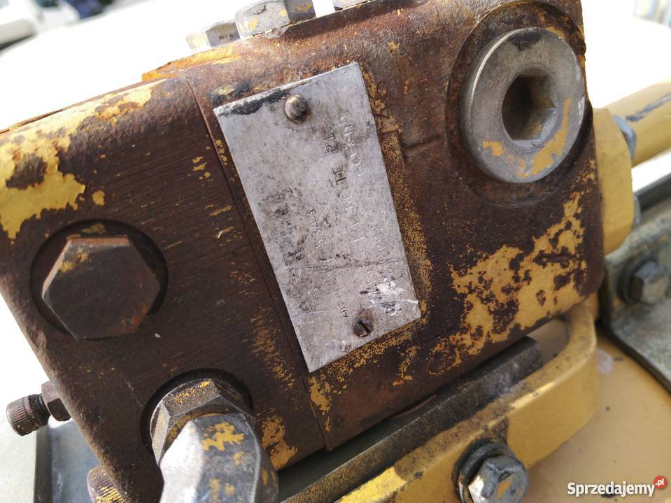 Siłownik Cat Caterpillar 311 312E 318 320 315 świętokrzyskie sprzedam