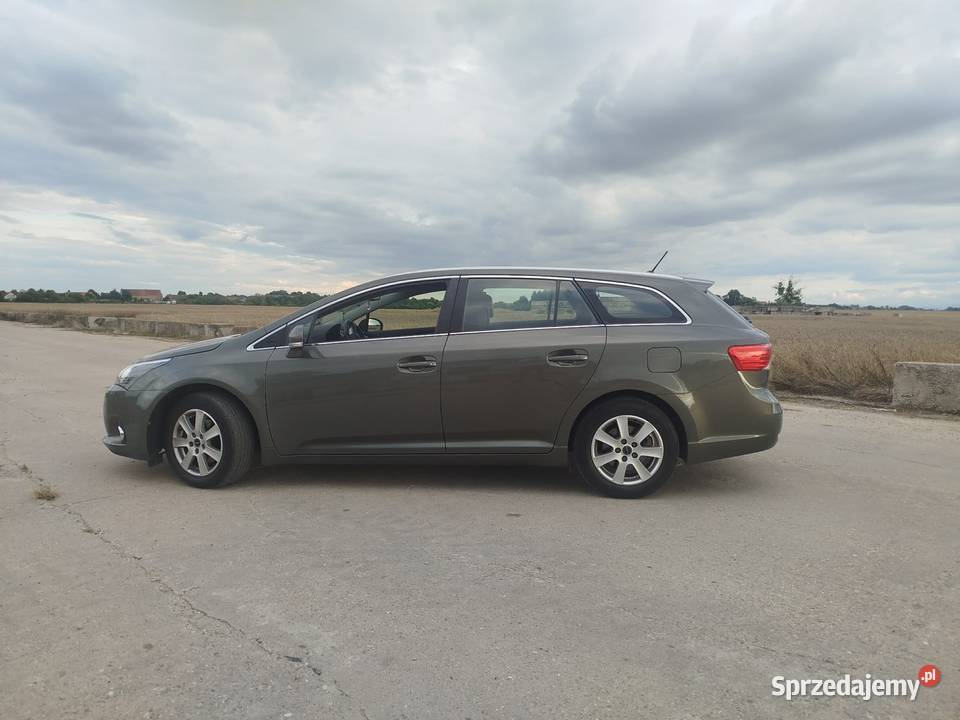 Toyota Avensis D4D premium światła przeciwmgielne Brzeg