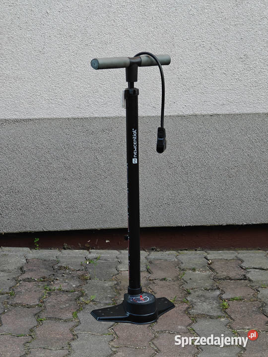 Pompka rowerowa stojąca z manometrem Knurów