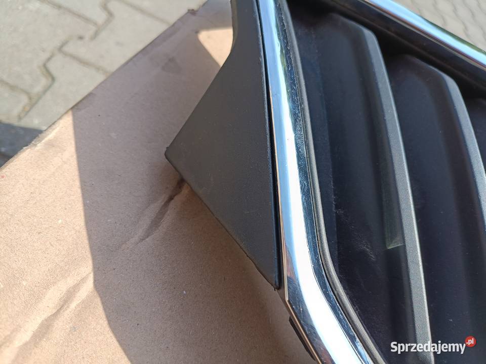 Skoda Rapid atrapa przednia grill 5JA853668 osobowe Krosno