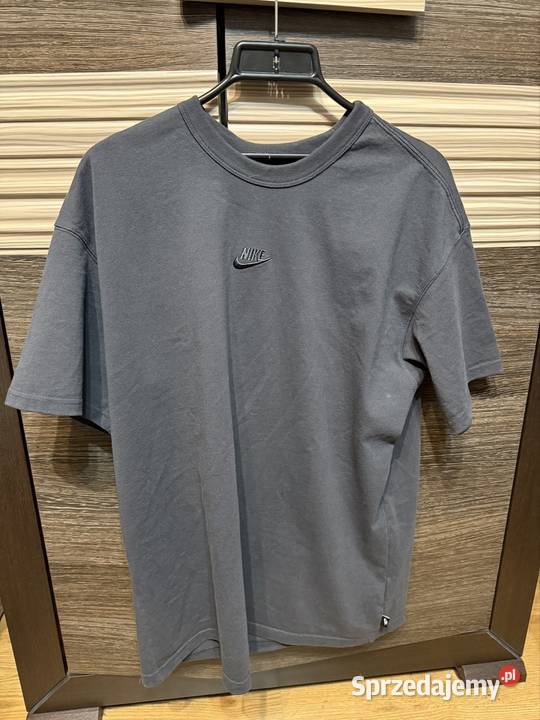 Tshirt Koszulka Oryginalna Nike L Sportswear Kłobuck sprzedam
