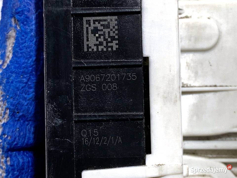 ZAMEK DRZWI PRAWY PRZÓD VW CARFTER 30 35 Bus