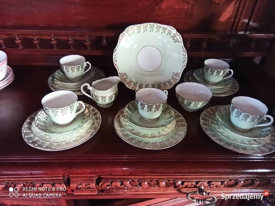 Serwis do herbaty
Adderley England Biało złoto pomorskie