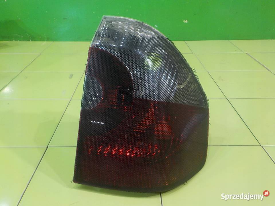BMW X3 E83 30 B 04r 5D lampa prawa tyl osobowe mazowieckie