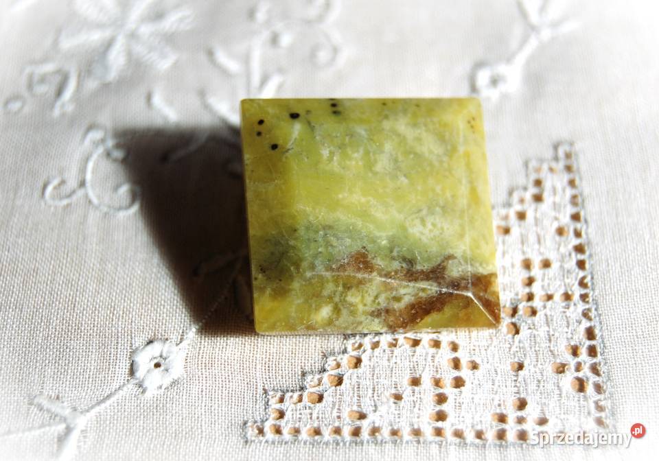 Stara broszka nefryt kaboszon kwadrat design Lublin