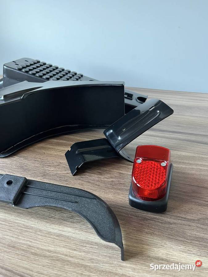 NOWY POLSKI KOMPLET ZESTAW PLASTIKÓW BAGAŻNIK Bielsko-Biała
