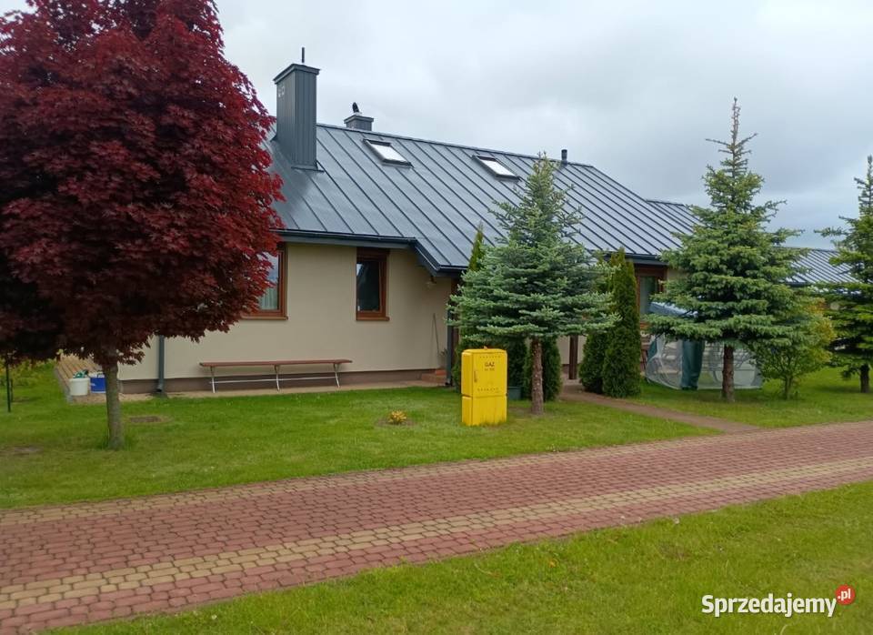 Dom z garażem wolnostojącym dwustanowiskowym i asfalt Biskupie-Kolonia