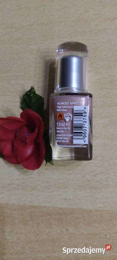 Lakier do paznokci w kolorze beżowo różowy Dla kobiet Zdrowie i Uroda Lublin