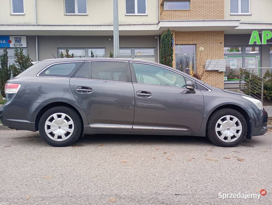 Toyota Avensis 18 benzyna manual Sprowadzony