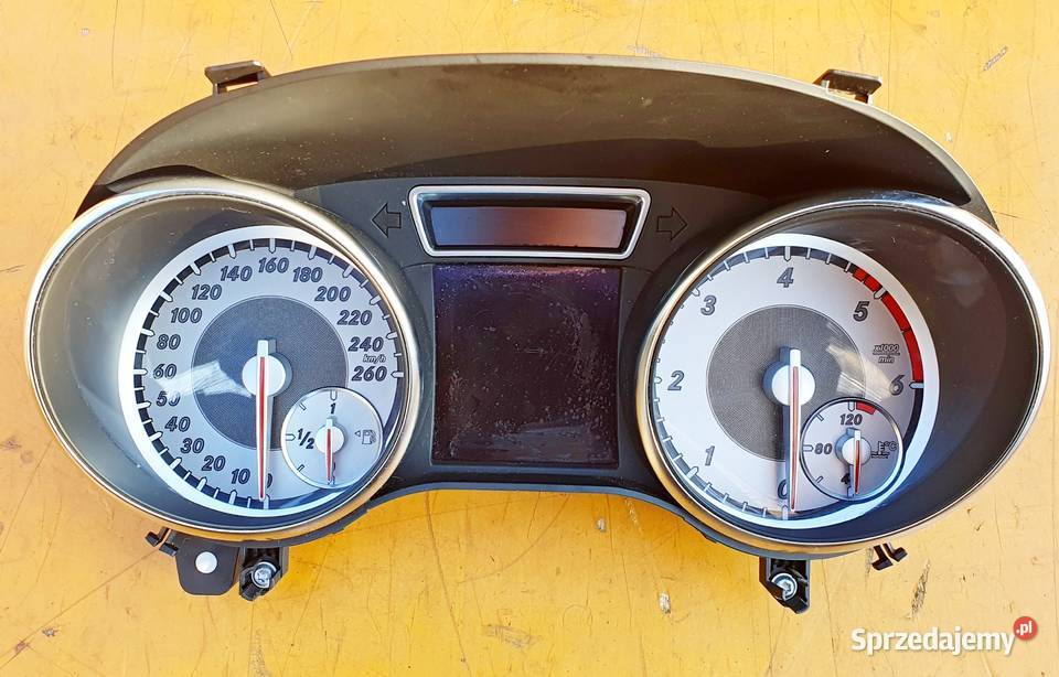 MERCEDES W117 CLA LICZNIK ZEGAR A1179008101 osobowe Radom