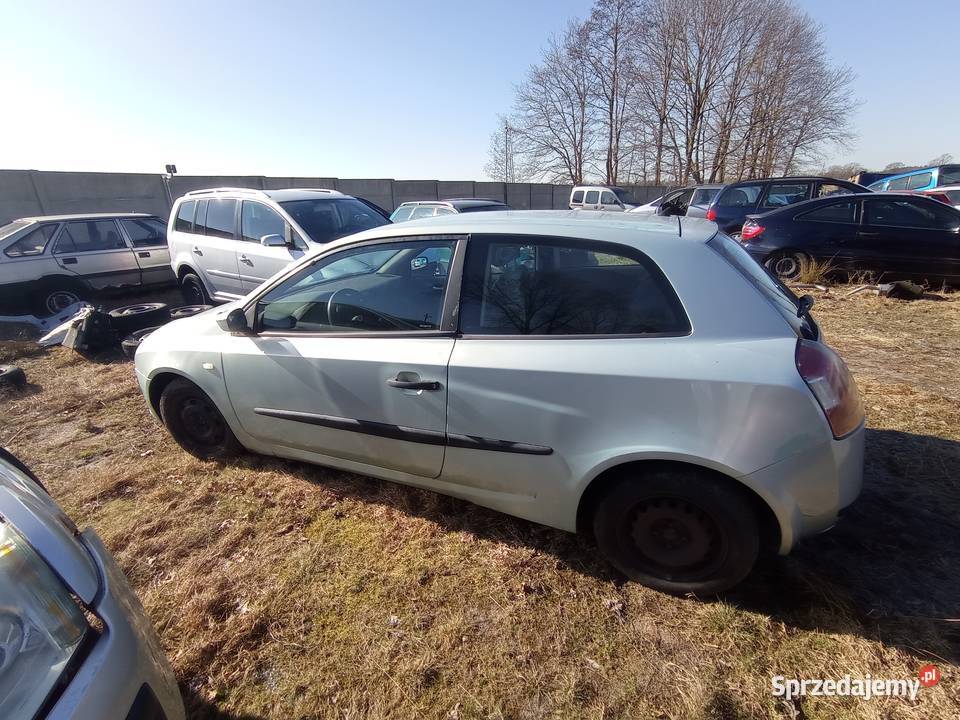 Fiat Stilo 16 76 kW 2002 r dawca części Szklarka Myślniewska