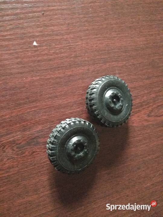 jeep zabawka z czasów prlu na czesci 1168