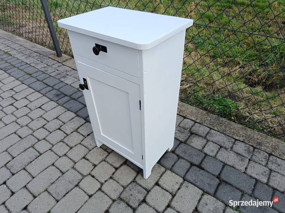 NAKASLIK biały SZAFKA drewniana stara 50x30 wys Brzostek