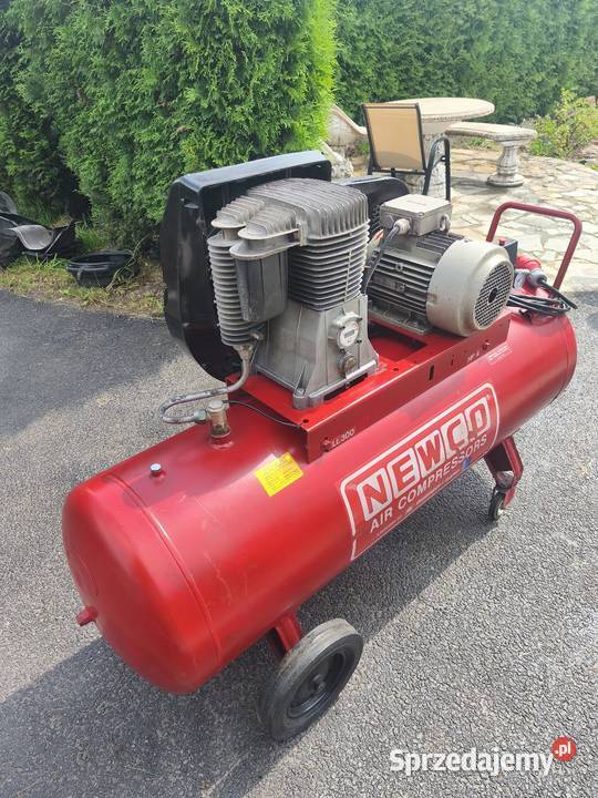 Kompresor tłokowy 300 L sprzedam