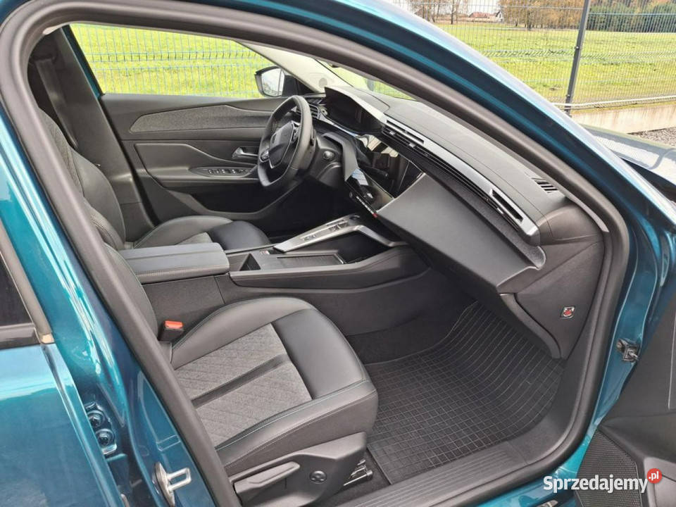 Peugeot 408 Komorniki