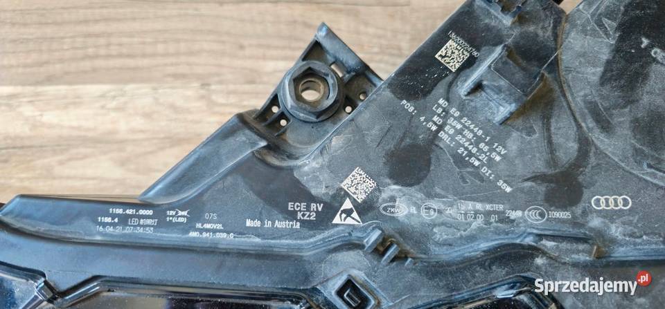 Audi Q7 4M Reflektor kompletny FULL LED Matrix osobowe