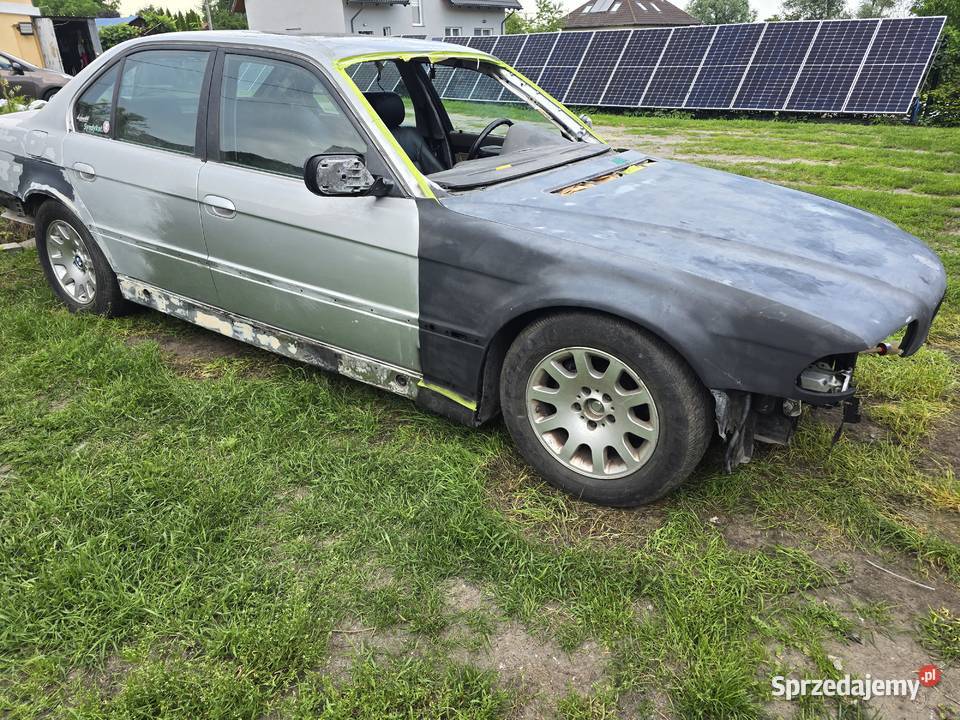 E38 BMW 7 na Swap 30d 1998 uszkodzony Elbląg