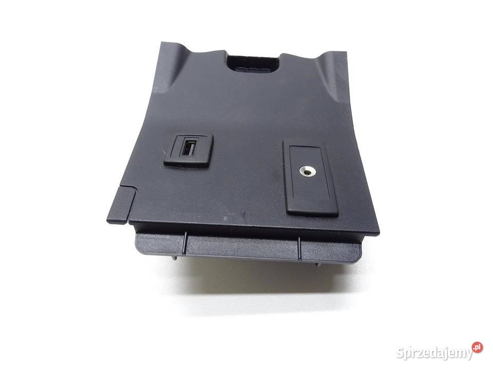 GNIAZDO USB AUX A2468230411 MERCEDES W246 W242