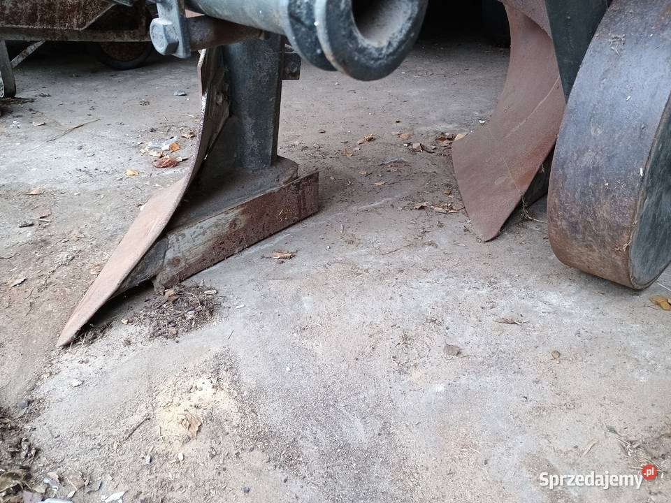 Pług Grudziądz 2 skiby dwa komplety lemieszy Jaworznia