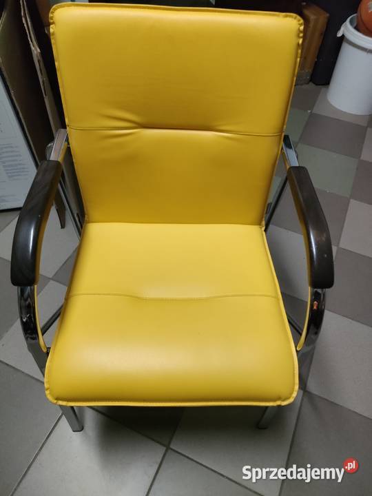 Krzesło firmy Nowy Styl kolor żółty 54cm Krzesła łódzkie Tomaszów Mazowiecki