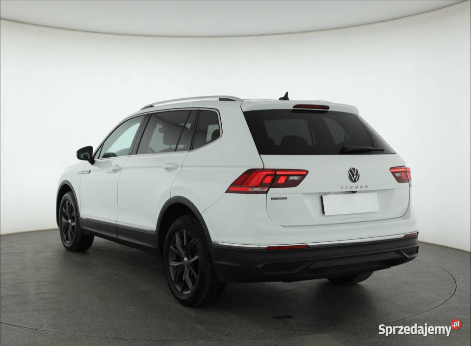 VW Tiguan Allspace 15 TSI kamera cofania Motoryzacja mazowieckie Piaseczno