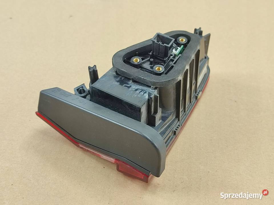 LAMPA LEWY TYŁ W KLAPĘ SKODA SUPERB III KOMBI