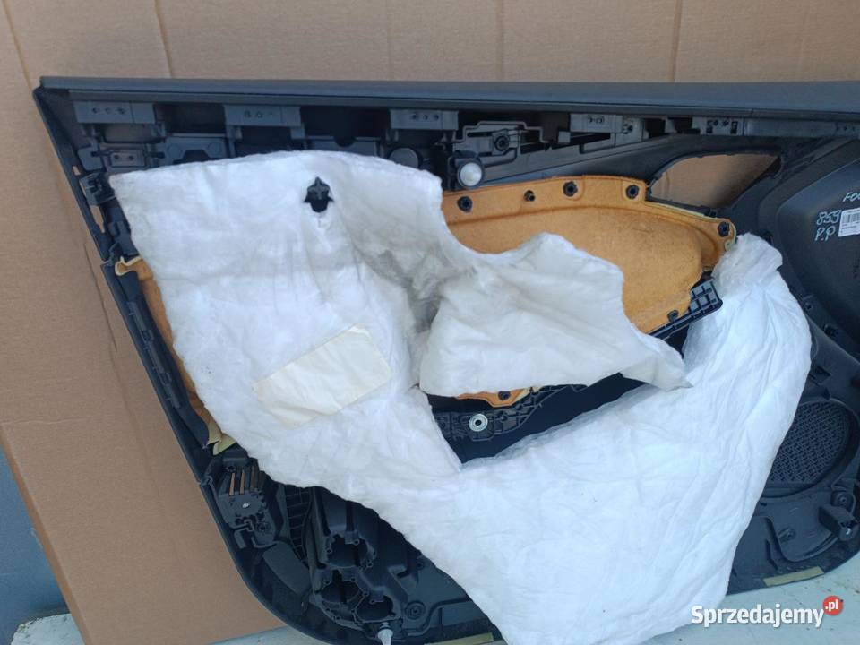 BOCZEK TAPICERKA DRZWI PRAWY PRZÓD FORD FOCUS