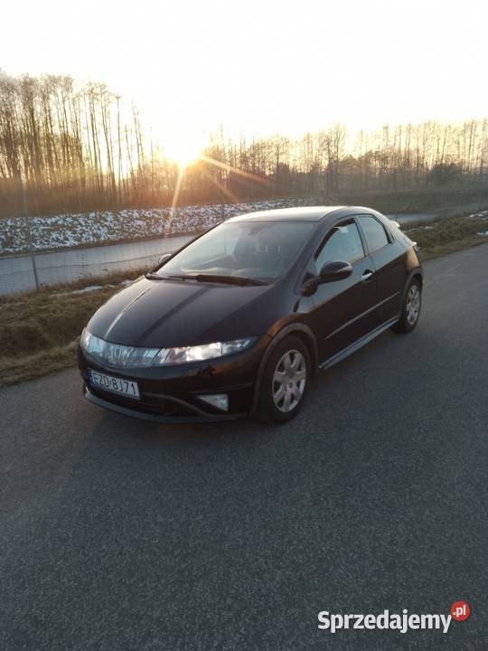 Honda Civic VIII genraci panorama dach nawigacja
