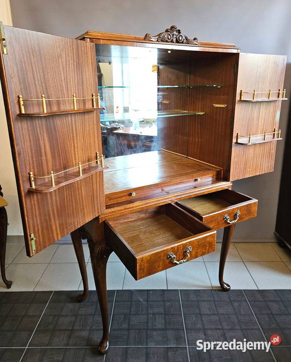 Barek w stylu chippendale Szczecin