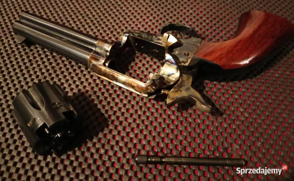 Rewolwer czarnoprochowy cattleman Uberti Sporty strzeleckie i myślistwo Rzeszów sprzedam