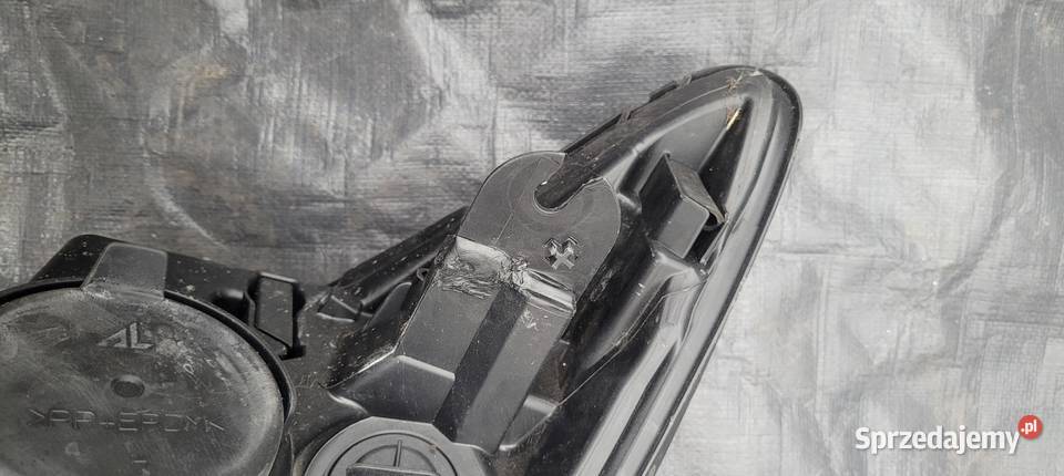 RENAULT CAPTUR 13 LAMPA PRAWY PRZÓD REFLEKTOR lampy przednie Ruda Śląska