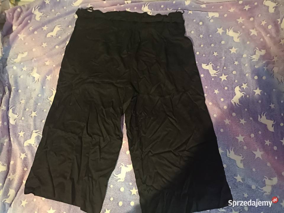 Szerokie czarne spodnie damskie Sheego 52
