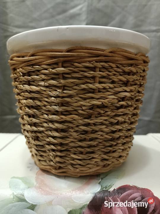 Dekoracja ogrodu doniczka osłonka wiklina Zamość