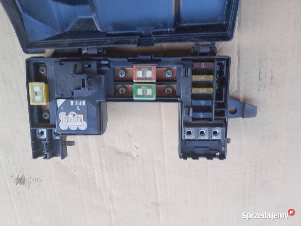 Honda Civic lV skrzynka bezpiecznikow Rok produkcji 1990 sprzedam