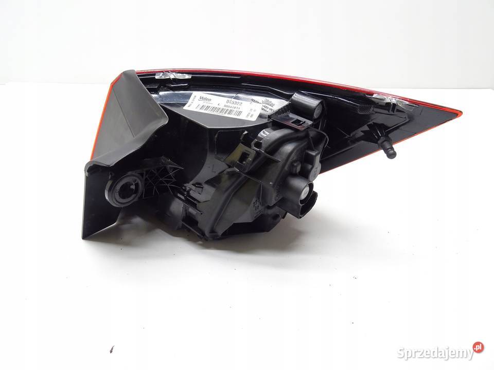 LAMPA LEWA LEWY TYŁ TYLNA W BŁOTNIK SEAT LEON sprzedam