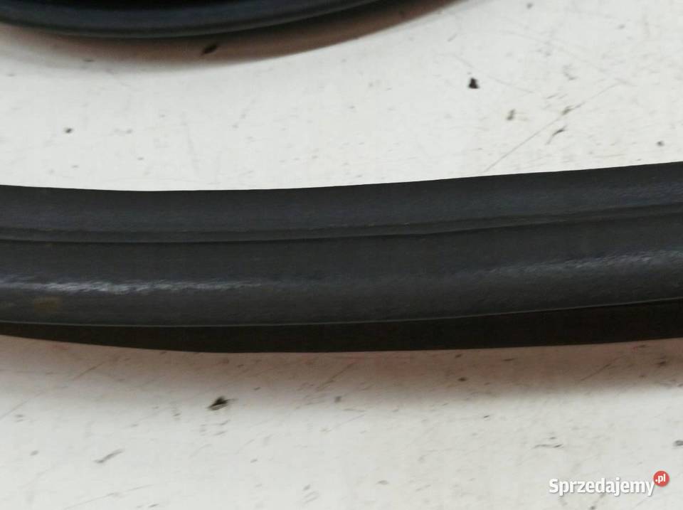 USZCZELKA KLAPY BAGAŻNIKA TYŁ KAROSERYJNA T27