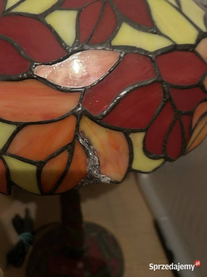 Elegancka lampa witrażowa w stylu Tiffany Gliwice
