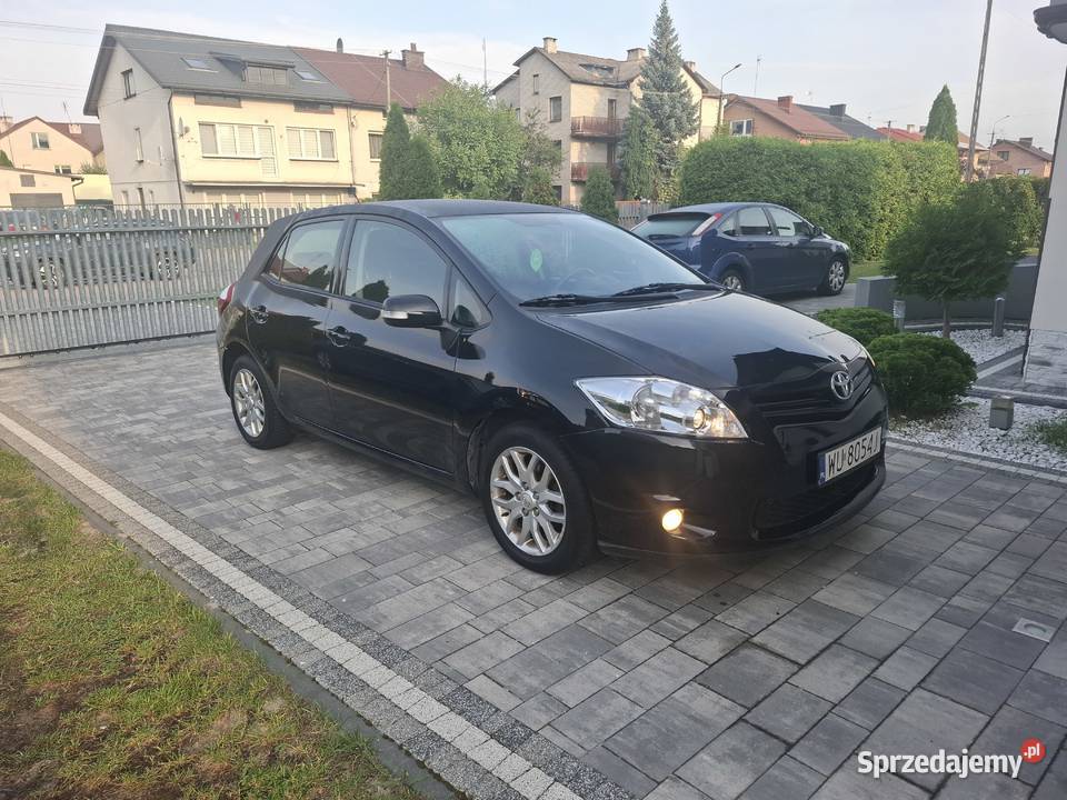 Auris 16 benzyna 2010r Łochów
