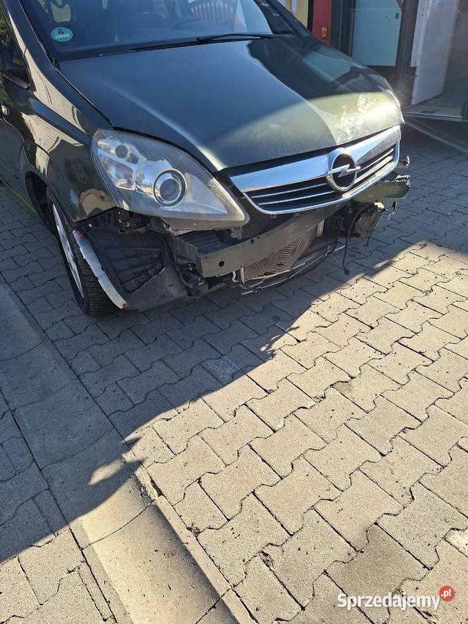 Opel Zafira 18 benzyna niski przebieg automat 7 Ostrowiec Świętokrzyski