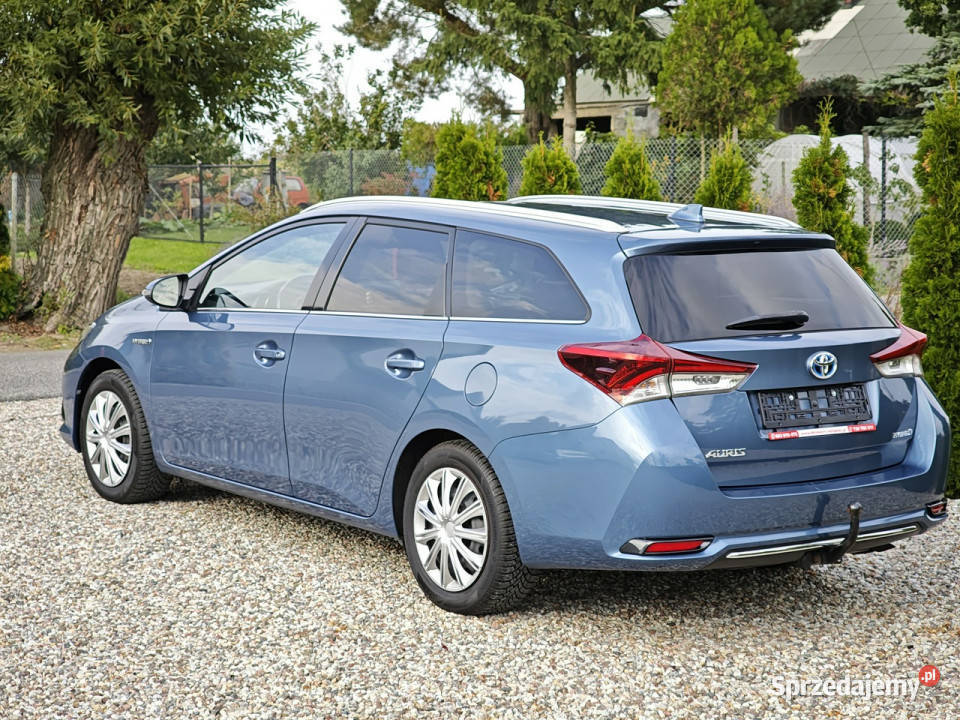 Toyota Auris II 2012 nieuszkodzony Sadlno