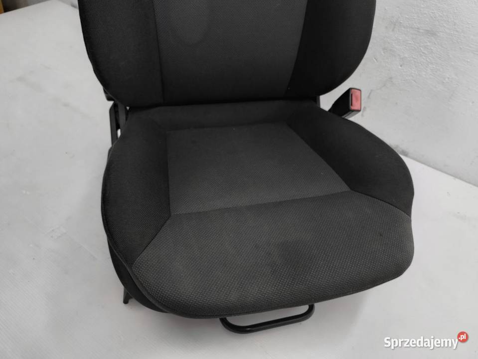 FOTEL PRAWY PRZÓD OPEL ASTRA H KOMBI