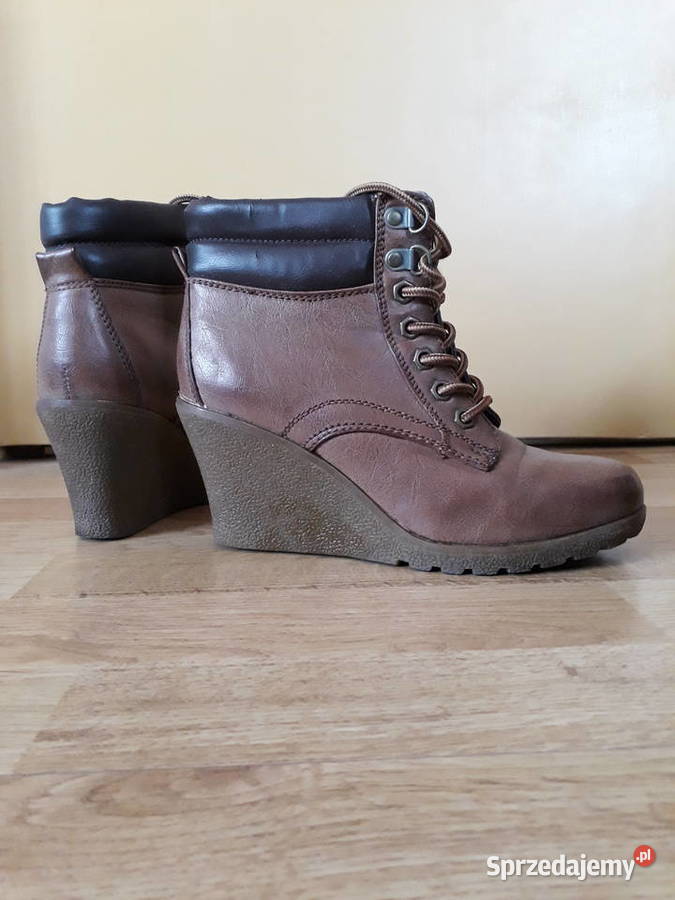 Półbuty damskie na koturnie Sokółka